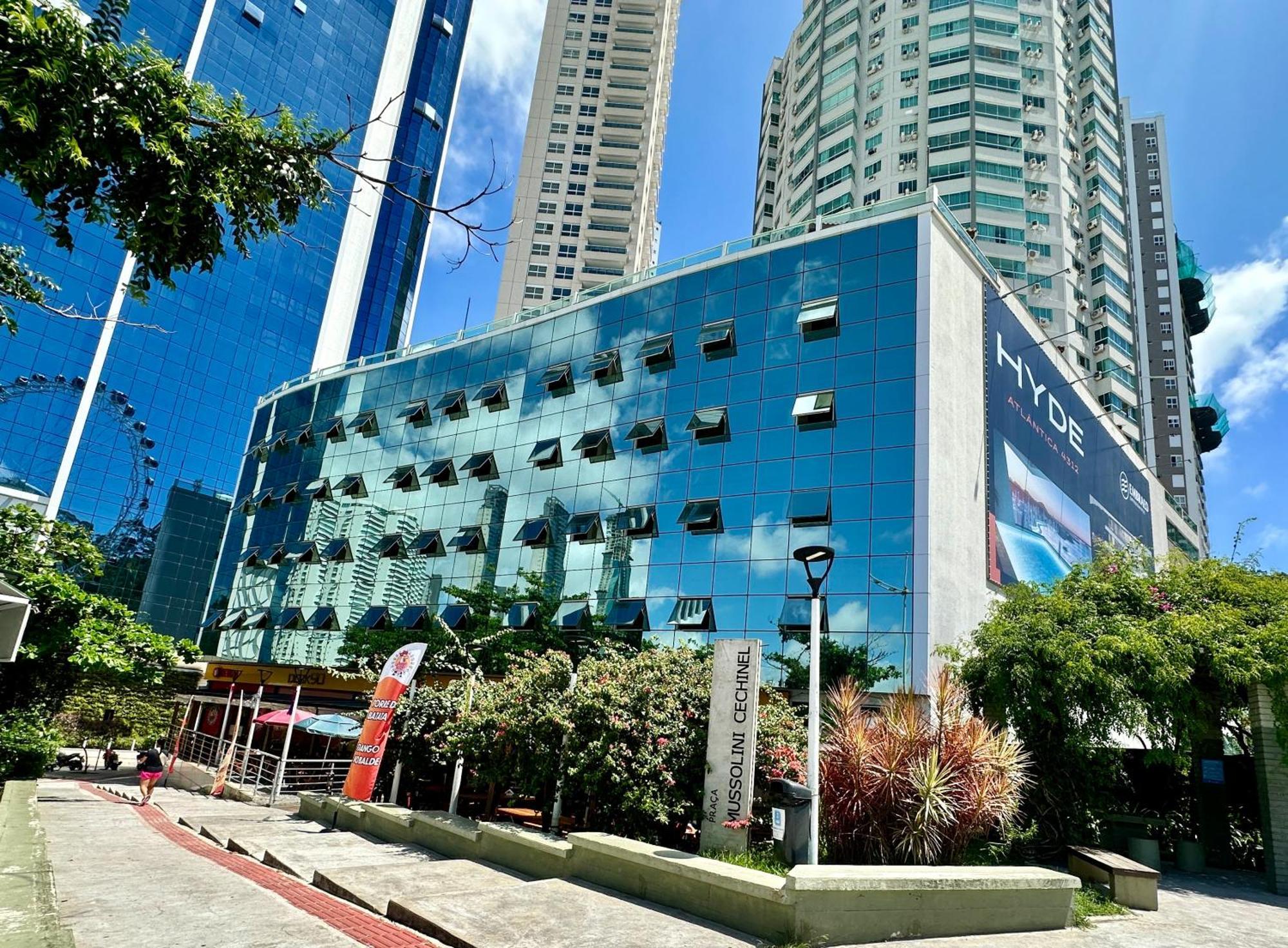 Balneário Camboriú Roda Gigante, Garagem E Piscina מראה חיצוני תמונה